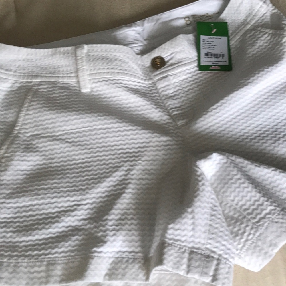 Lilly Pulitzer White Shorts. Size 8. 5 in Inseam